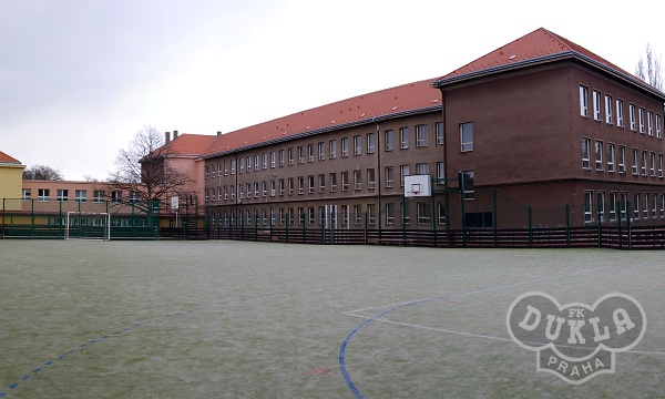 ZŠ a MŠ Antonína Čermáka — Venkovní hřiště